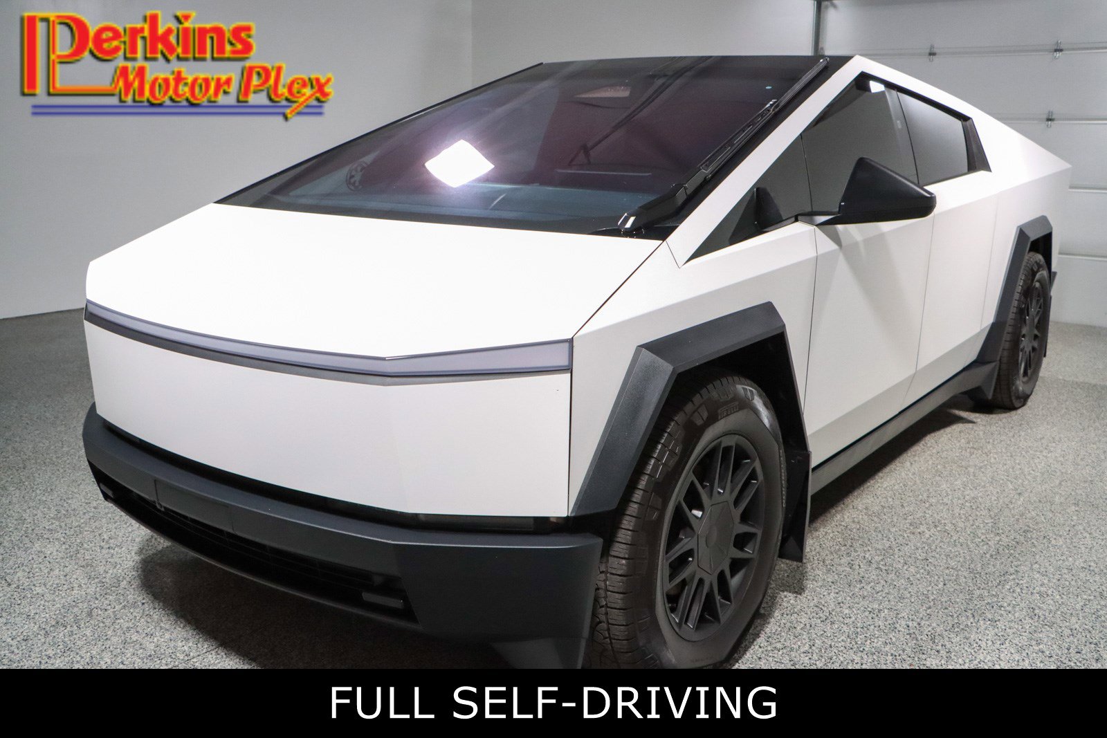 Used 2024 Tesla Cybertruck AWD Crew Cab image 1