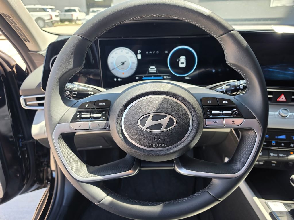 New 2026 Hyundai Elantra Limited FWD image 11