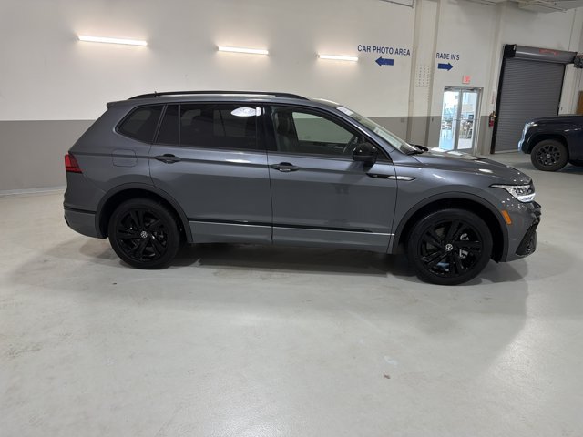 Certified 2024 Volkswagen Tiguan SE R-Line AWD/4WD image 10