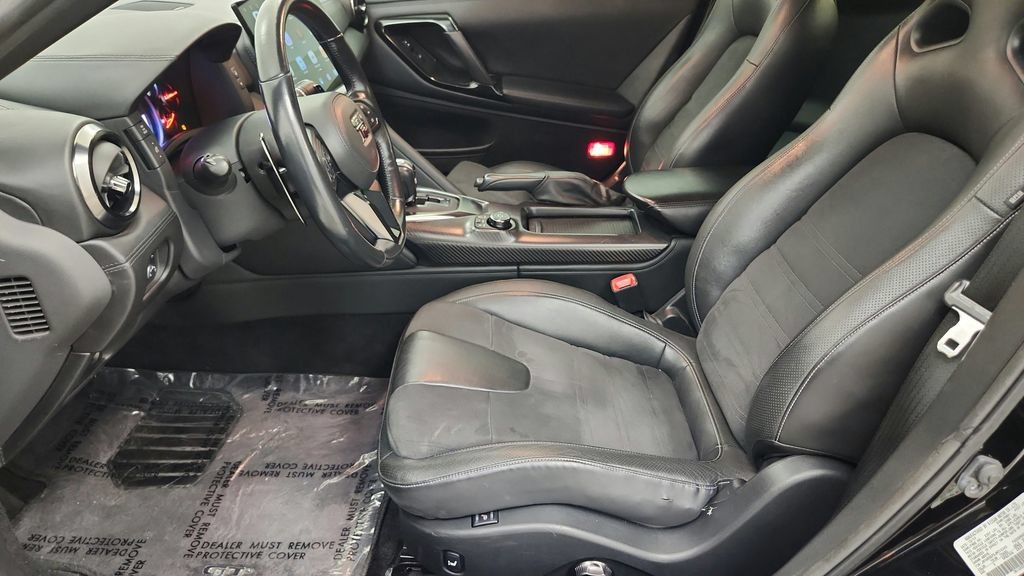 Used 2018 Nissan GT-R Premium AWD/4WD image 31