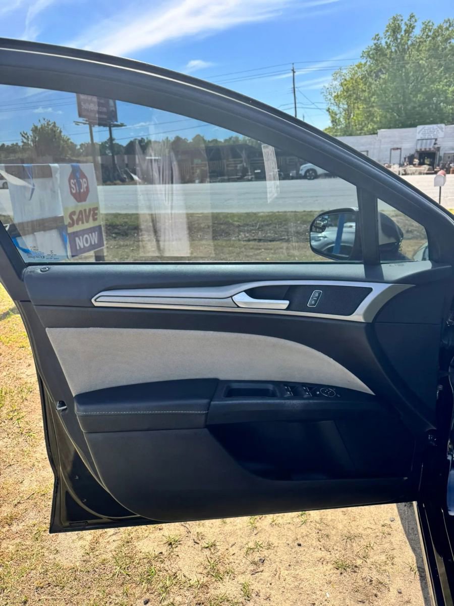 Used 2017 Ford Fusion S FWD image 12