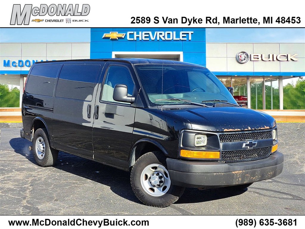 Used 2015 Chevrolet Express 2500 image 2