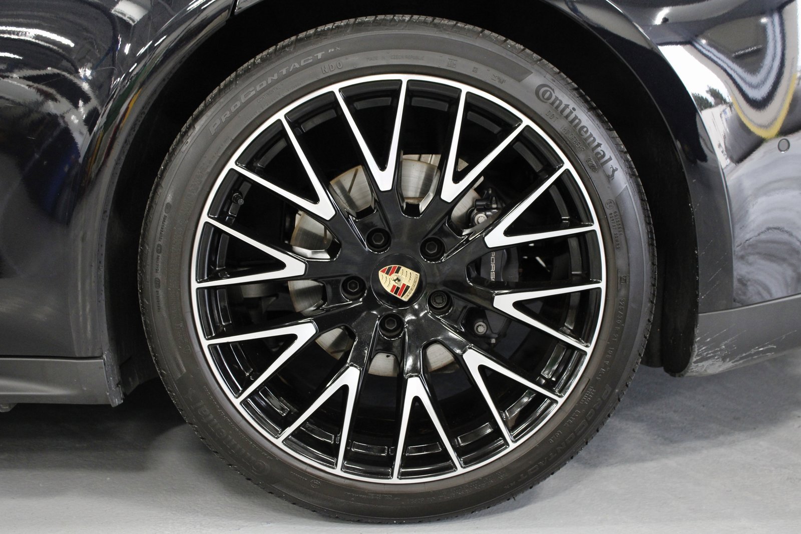 Certified 2025 Porsche Panamera 4 image 11