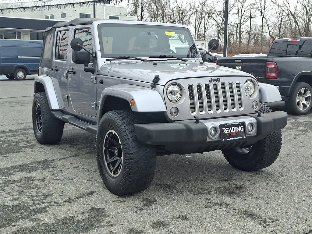 Used 2017 Jeep Wrangler Unlimited Sahara w/ Connectivity Group image 4