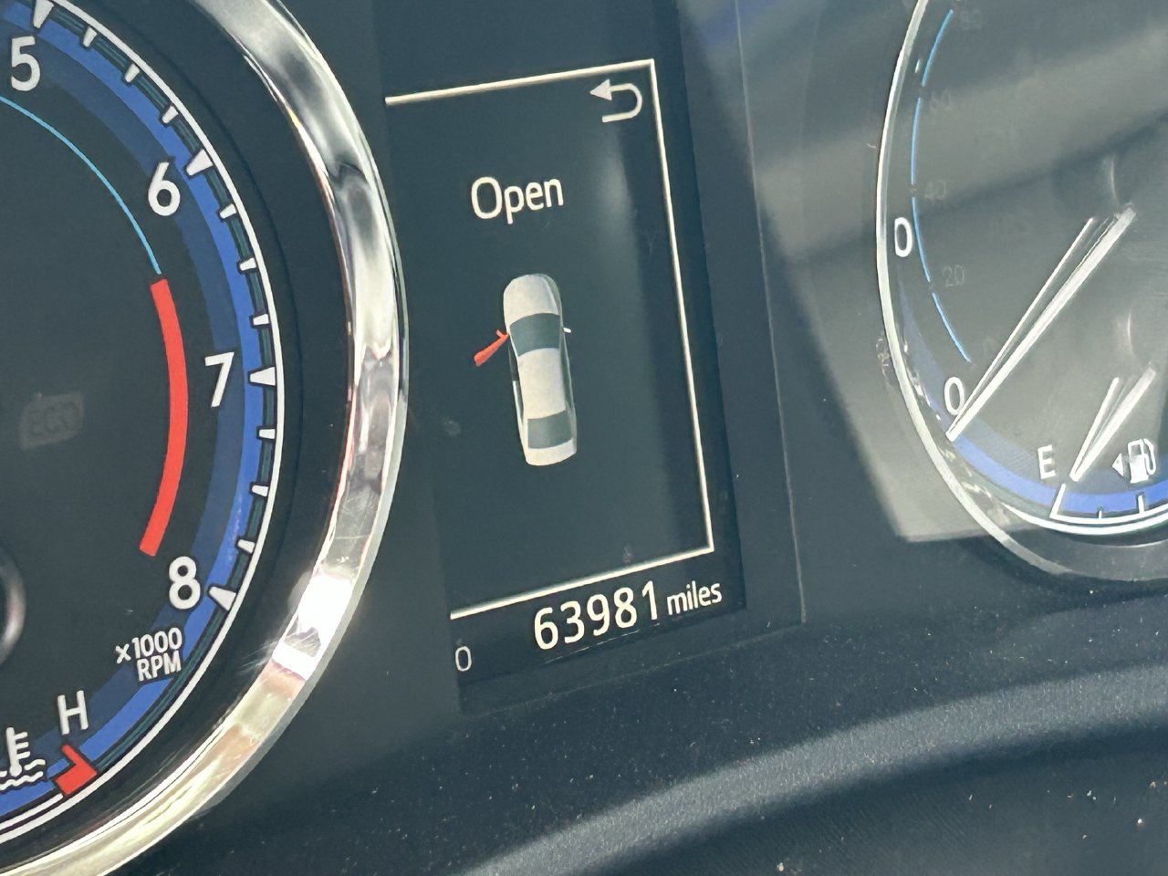 Used 2019 Toyota Corolla SE w/ SE Premium Package FWD image 12