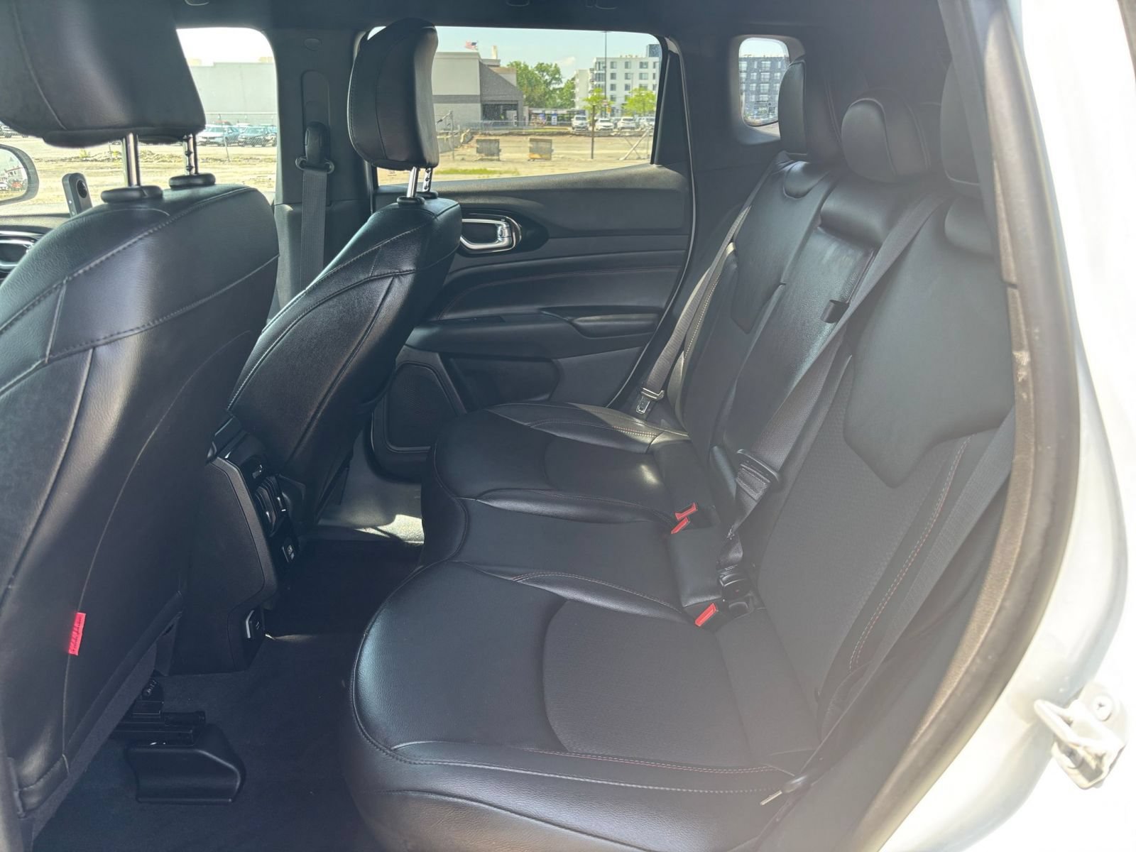 Used 2025 Jeep Compass Trailhawk AWD/4WD image 22