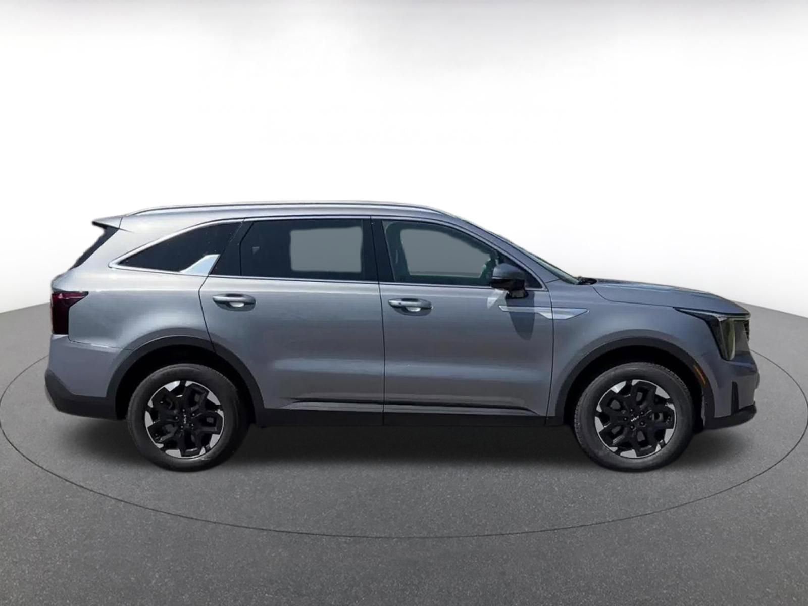 Used 2024 Kia Sorento S image 16