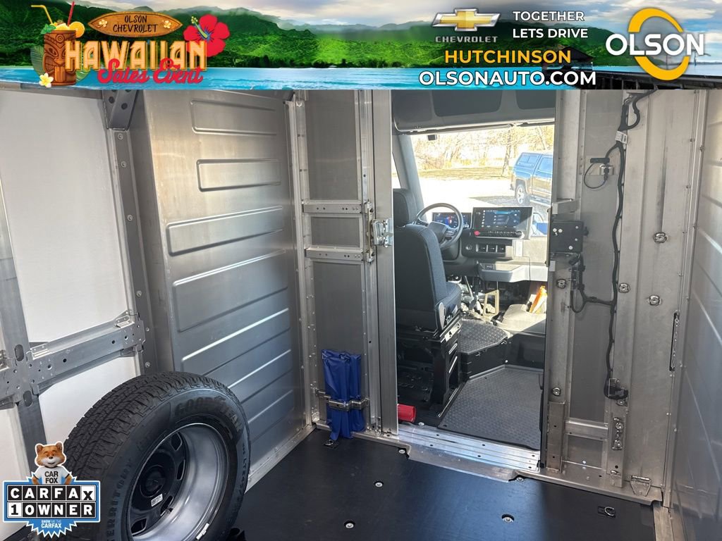 Used 2024 Chevrolet Brightdrop 400 w/ Commercial Equipment Package image 33