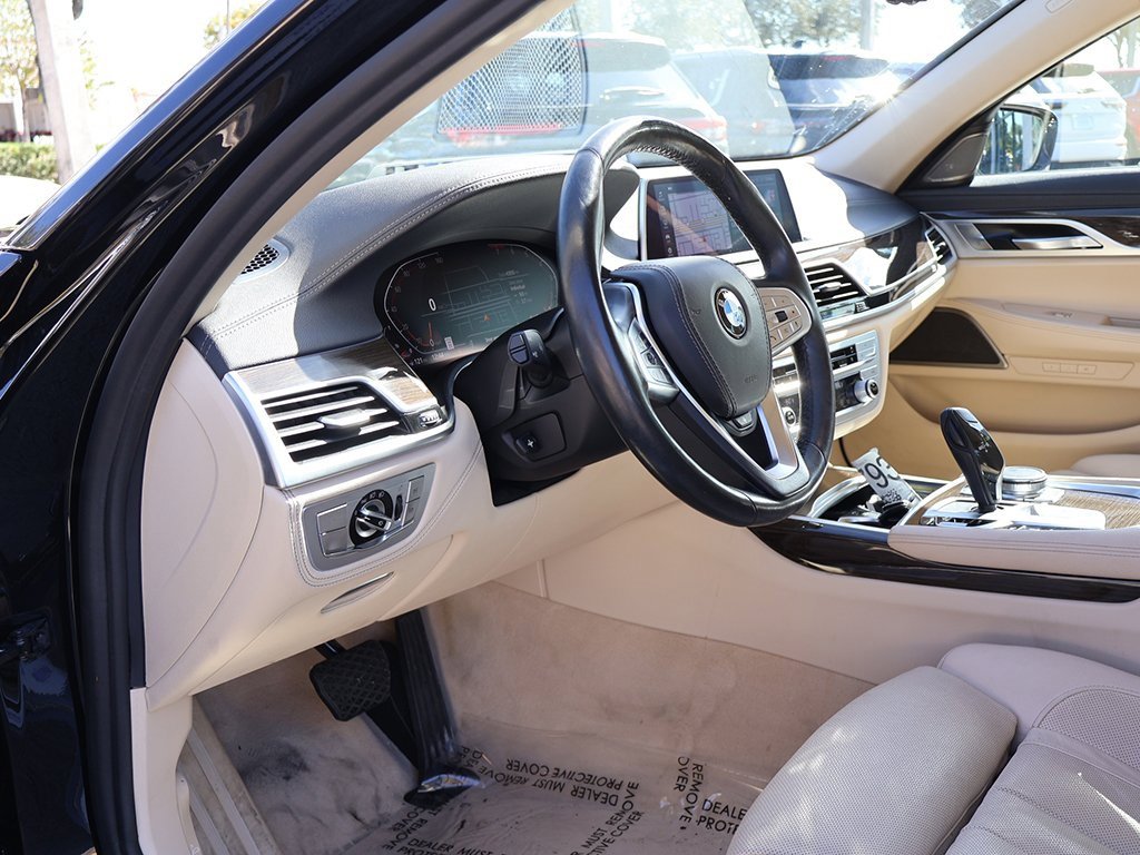 Used 2020 BMW 740i image 29