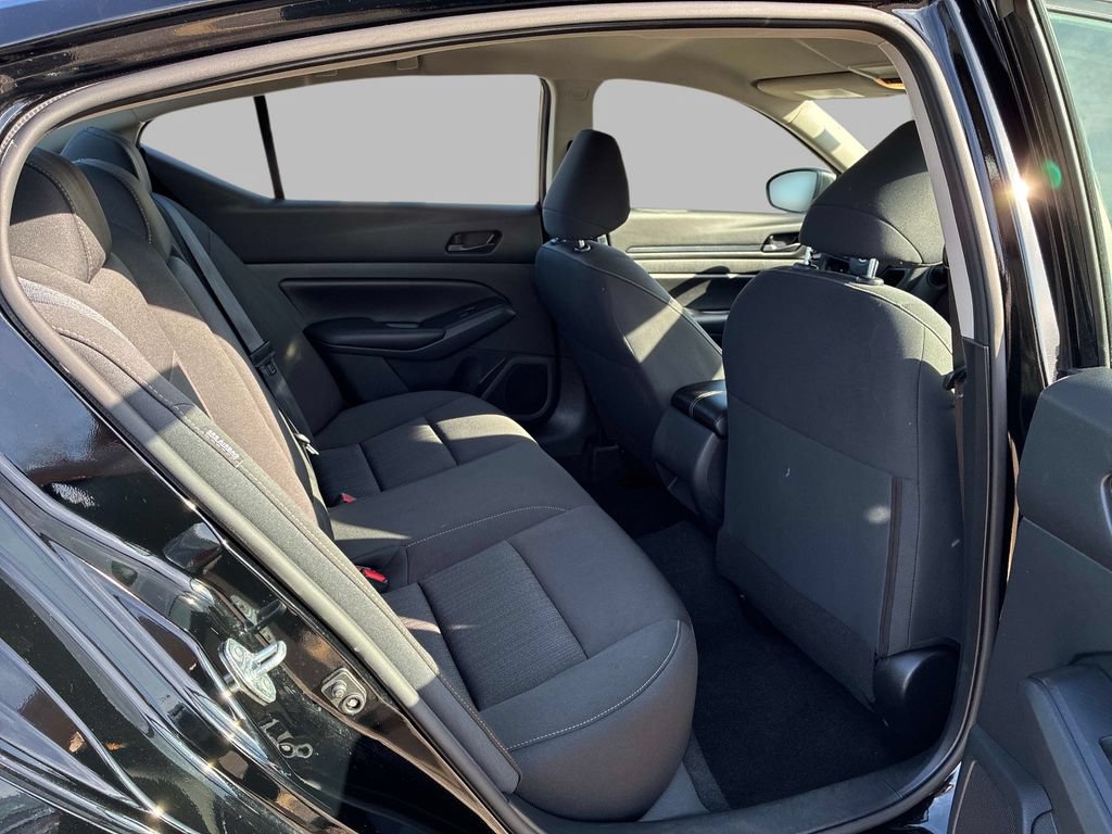 Used 2024 Nissan Altima 2.5 S FWD image 10