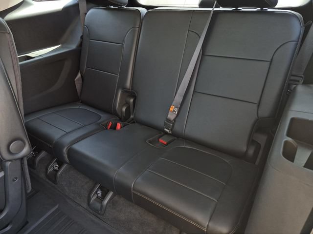 Used 2018 Chevrolet Traverse Premier w/ Driver Confidence II Package FWD image 31