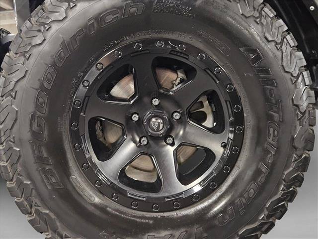 Used 2023 Jeep Gladiator Mojave w/ Cold Weather Group AWD/4WD image 22