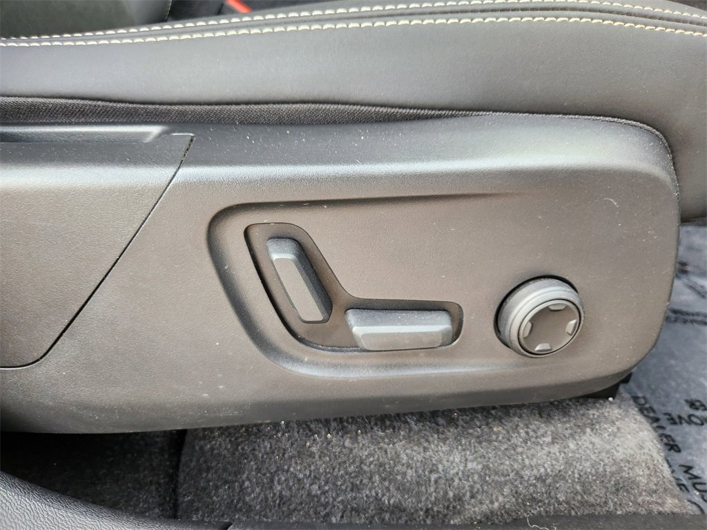 Used 2023 Volvo C40 P8 Recharge Ultimate w/ Protection Package Premier image 21