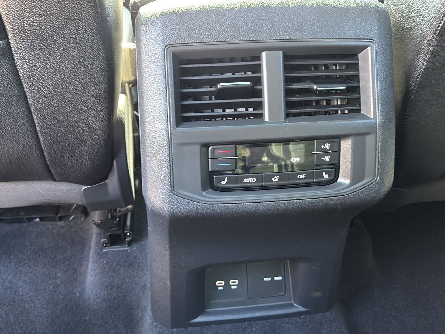 Used 2021 Volkswagen Atlas SEL Premium image 17