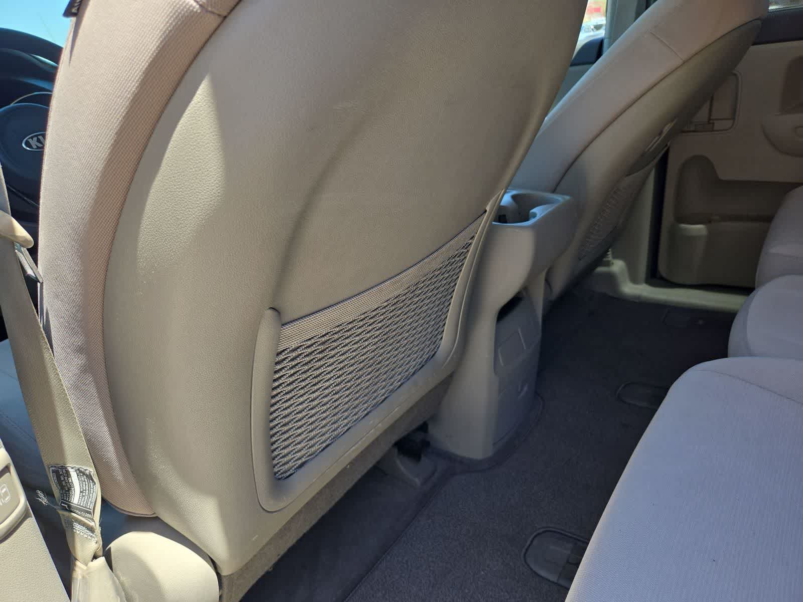 Used 2015 Kia Sedona LX w/ LX Convenience Package FWD image 19