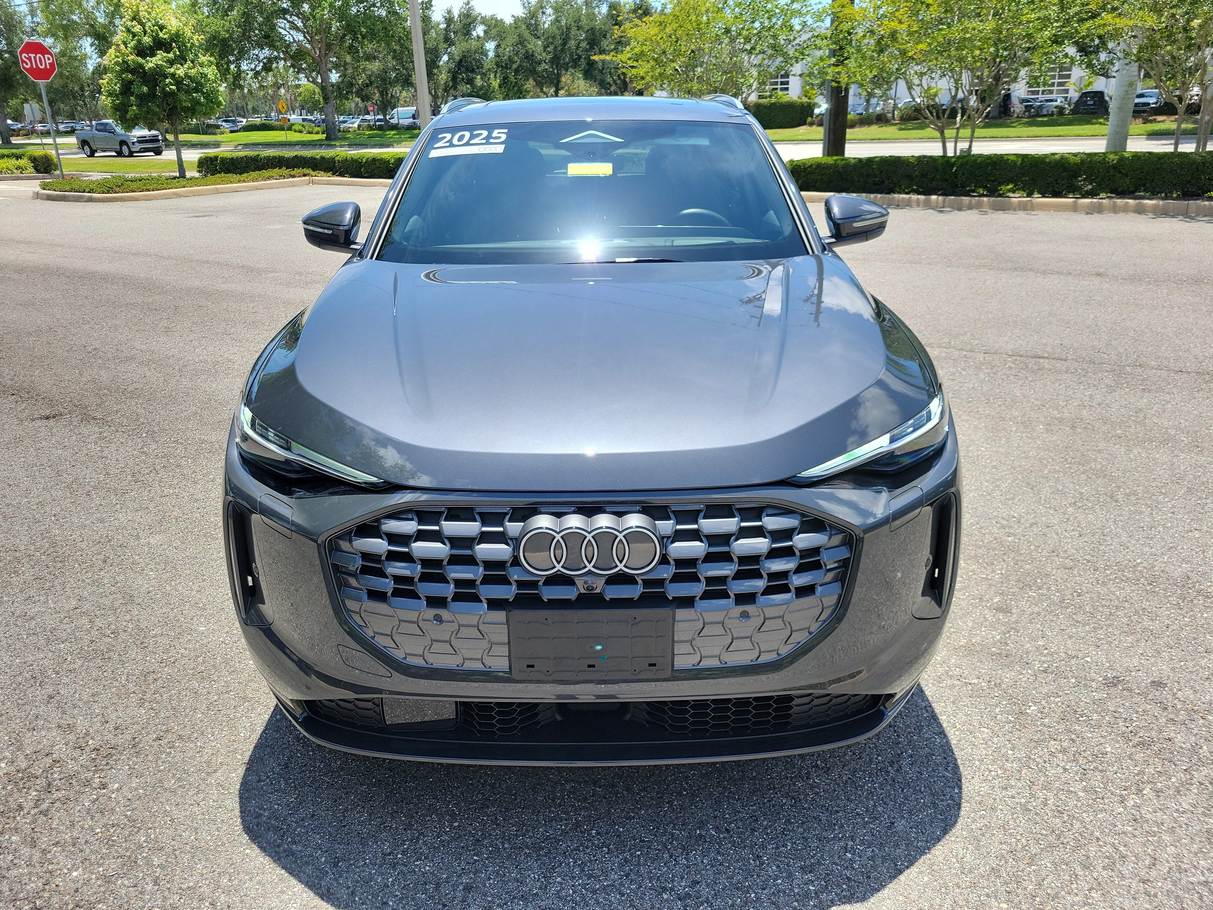 Certified 2025 Audi Q5 Premium Plus w/ Premium Plus AWD/4WD image 2