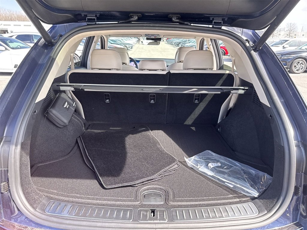 Used 2026 Genesis GV70 2.5T Select image 27