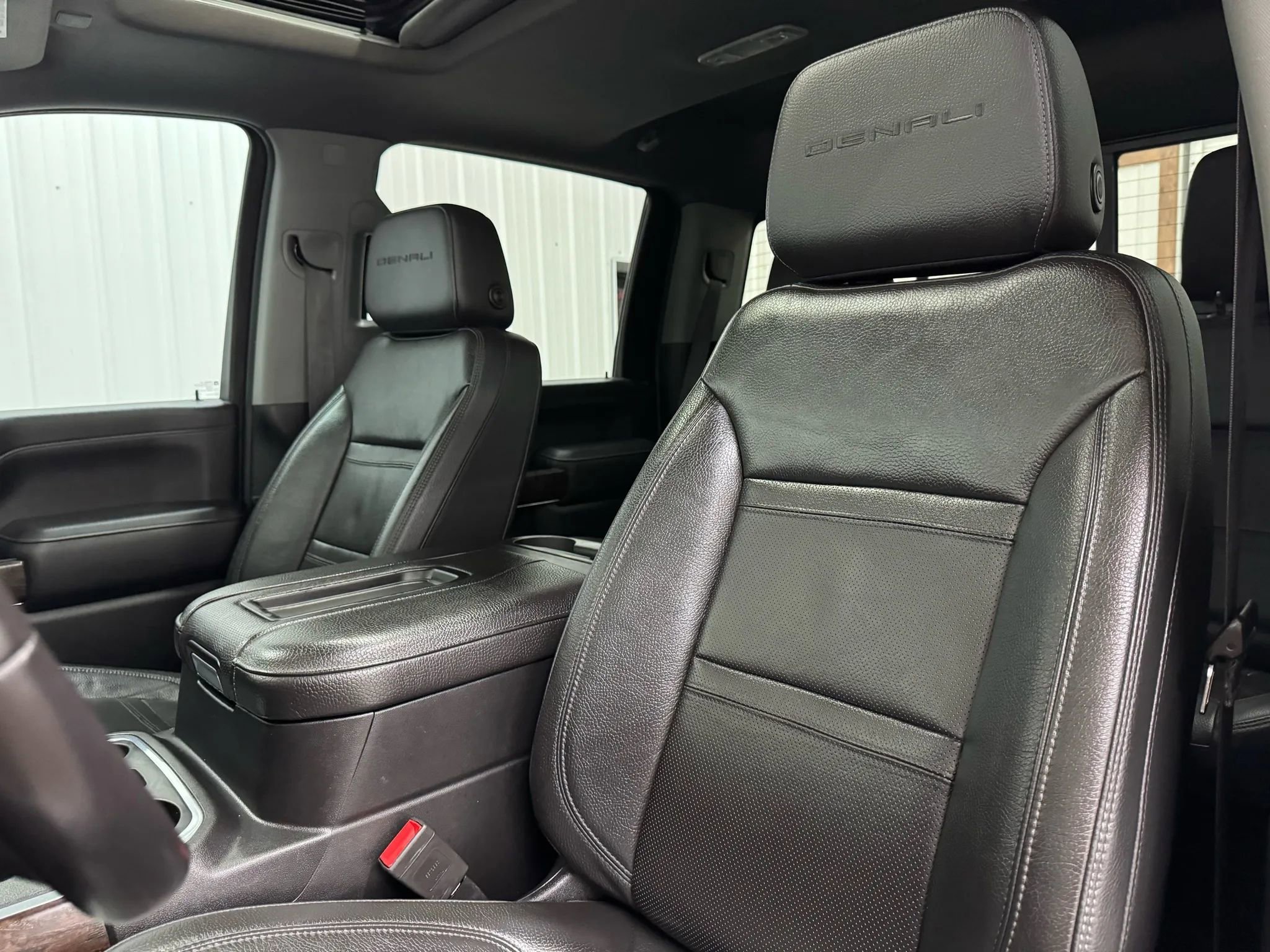 Used 2020 GMC Sierra 3500 Denali w/ Denali Ultimate Package image 12