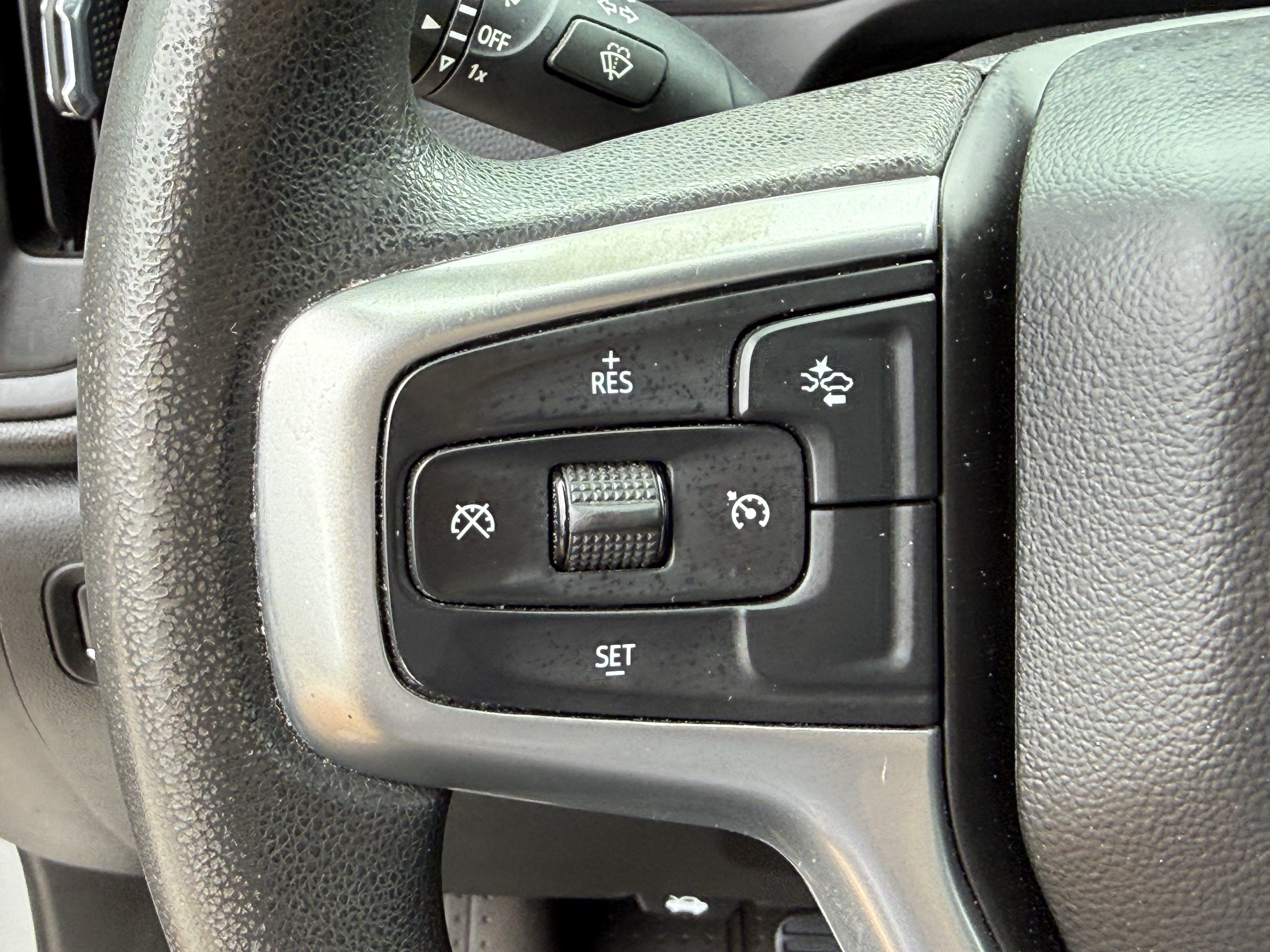 Used 2022 Chevrolet Silverado 2500 Custom w/ Custom Value Package AWD/4WD image 16