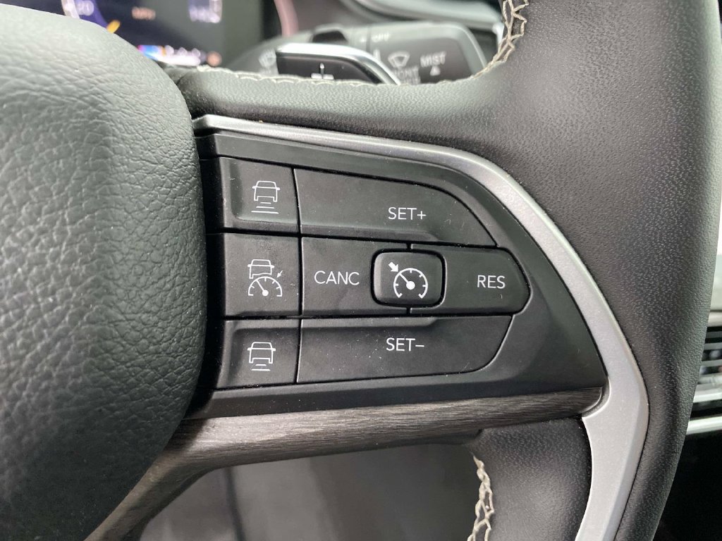 Certified 2024 Jeep Grand Cherokee Limited AWD/4WD image 18
