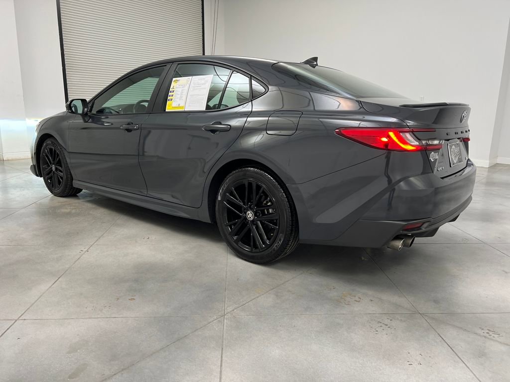 Used 2025 Toyota Camry SE FWD image 5