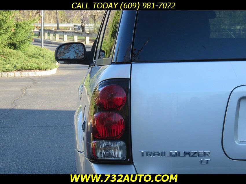 Used 2008 Chevrolet TrailBlazer LT w/ Sun And 6-Disc Cd Package AWD/4WD image 16