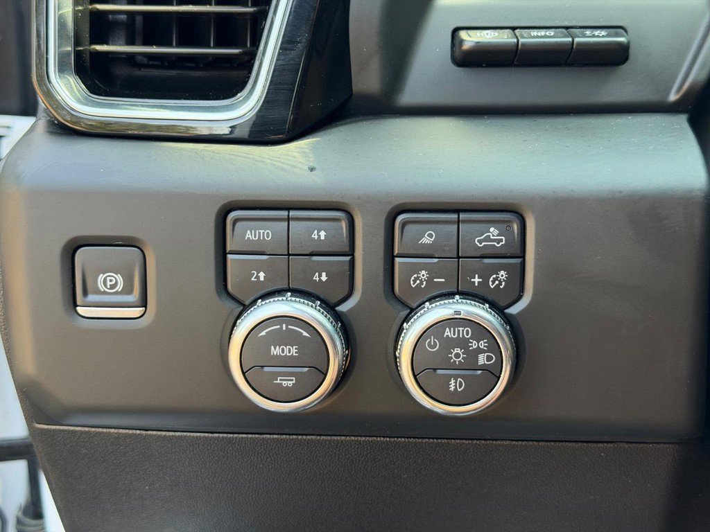 Used 2024 GMC Sierra 2500 Denali Ultimate image 19