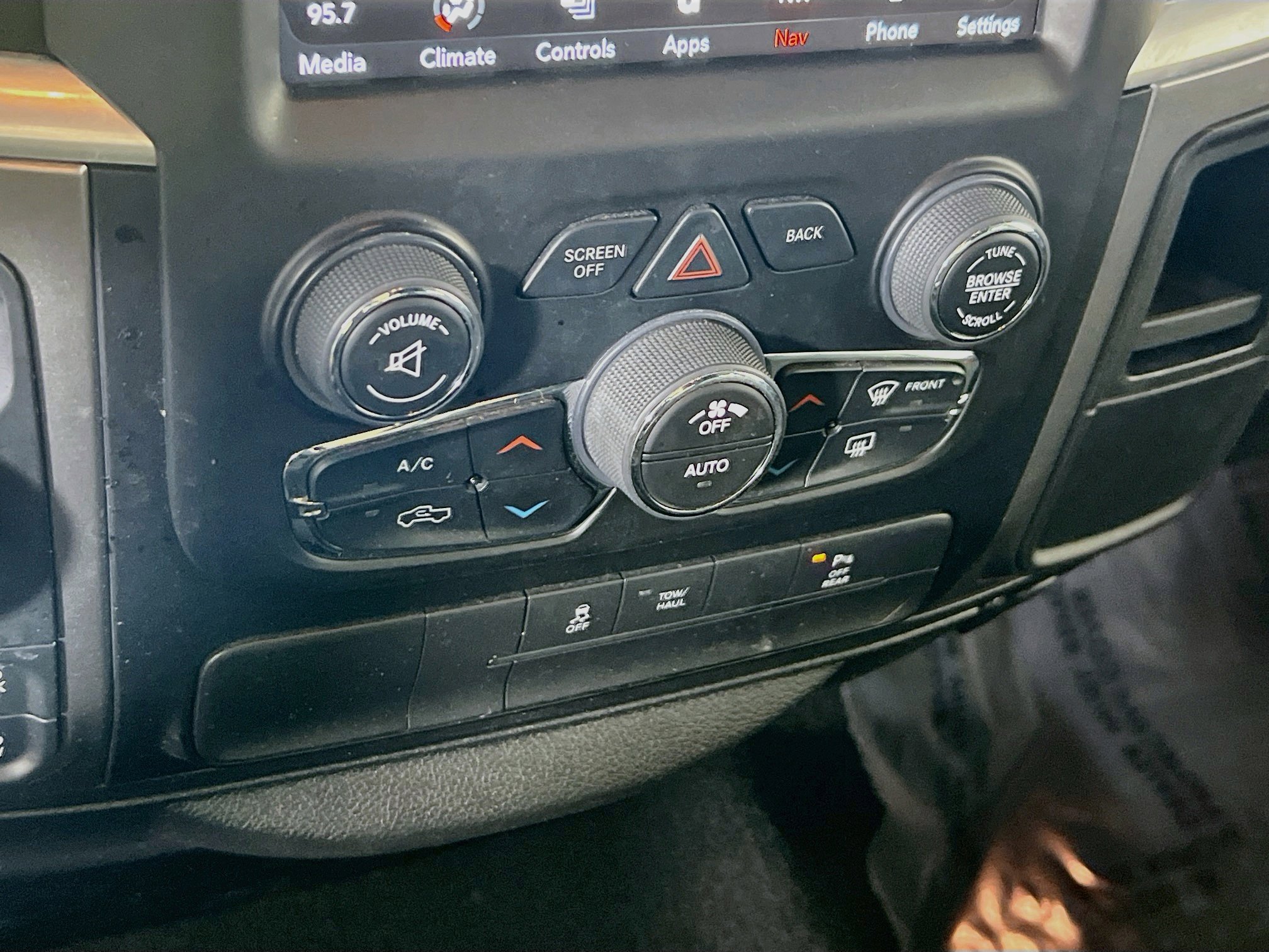 Used 2022 RAM 1500 Classic Warlock w/ Electronics Group AWD/4WD image 15