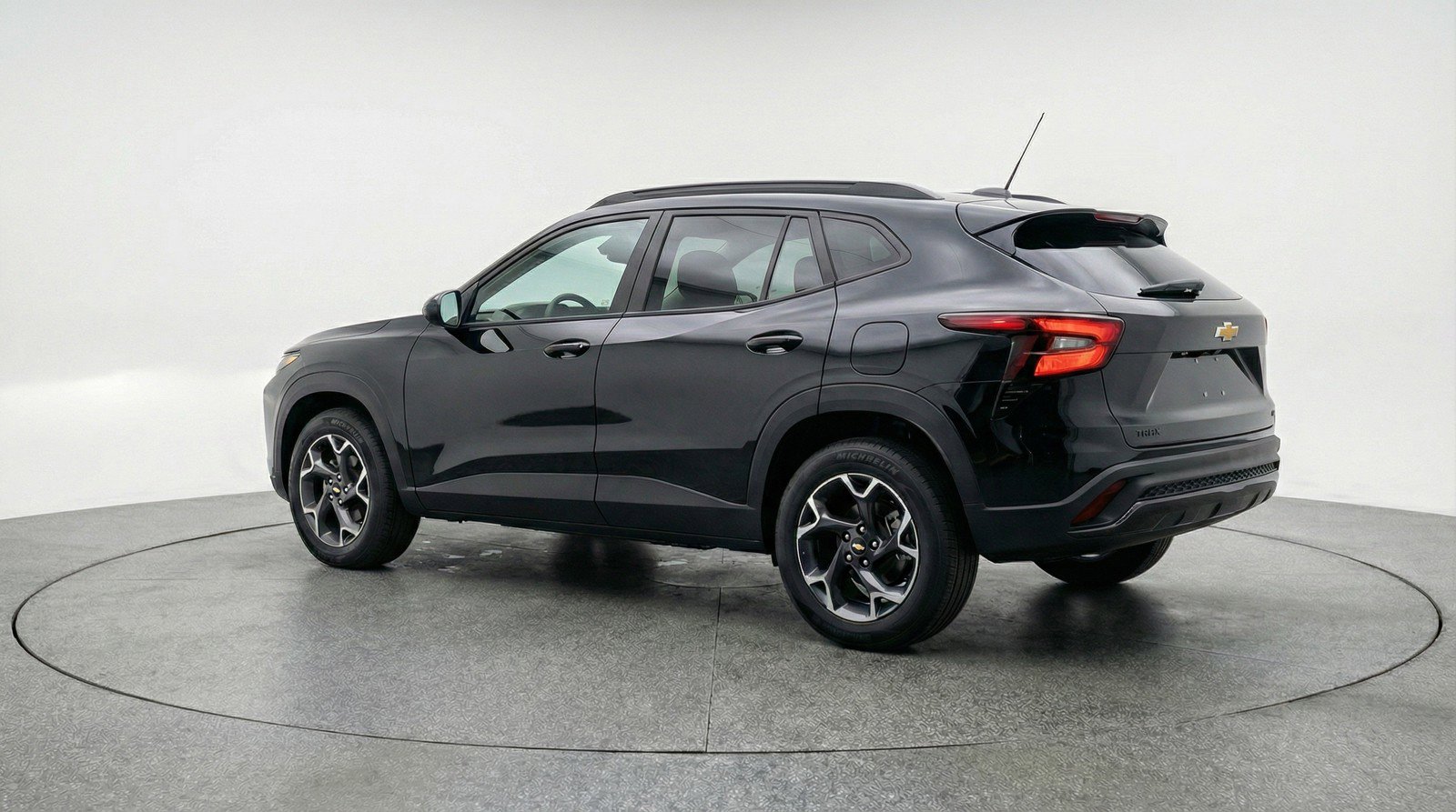 Used 2025 Chevrolet Trax LT image 6