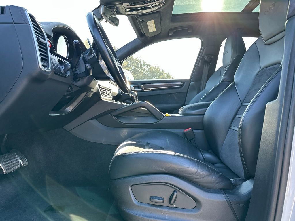Used 2022 Porsche Cayenne GTS image 14