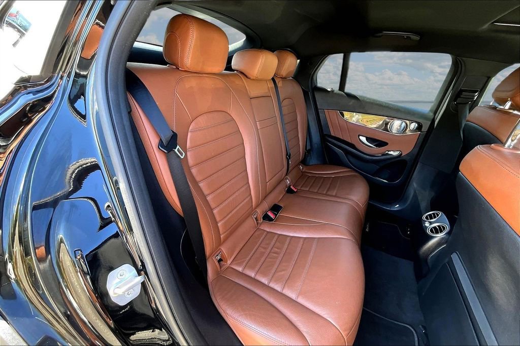 Used 2020 Mercedes-Benz GLC 300 4MATIC Coupe image 24