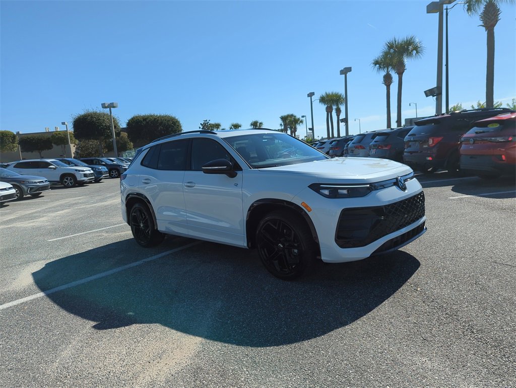 New 2026 Volkswagen Tiguan SE R-Line video 2