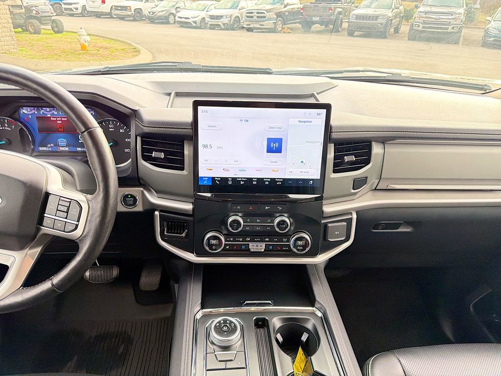 Used 2024 Ford Expedition XLT image 22