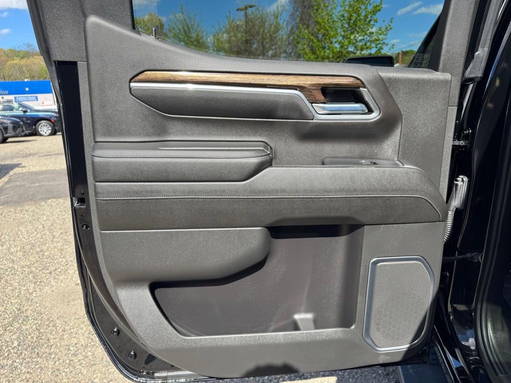 Used 2023 GMC Sierra 1500 Elevation w/ Elevation Premium Package AWD/4WD image 18