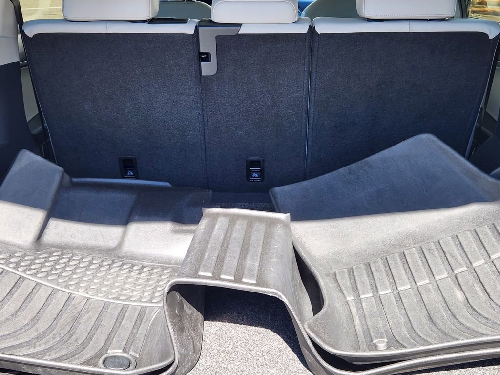 Used 2020 Volkswagen Tiguan SE w/ Panoramic Sunroof Package image 23