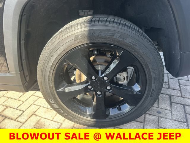 Used 2024 Jeep Grand Cherokee Altitude image 9