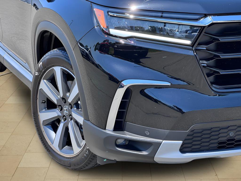 Used 2025 Honda Pilot Touring image 47