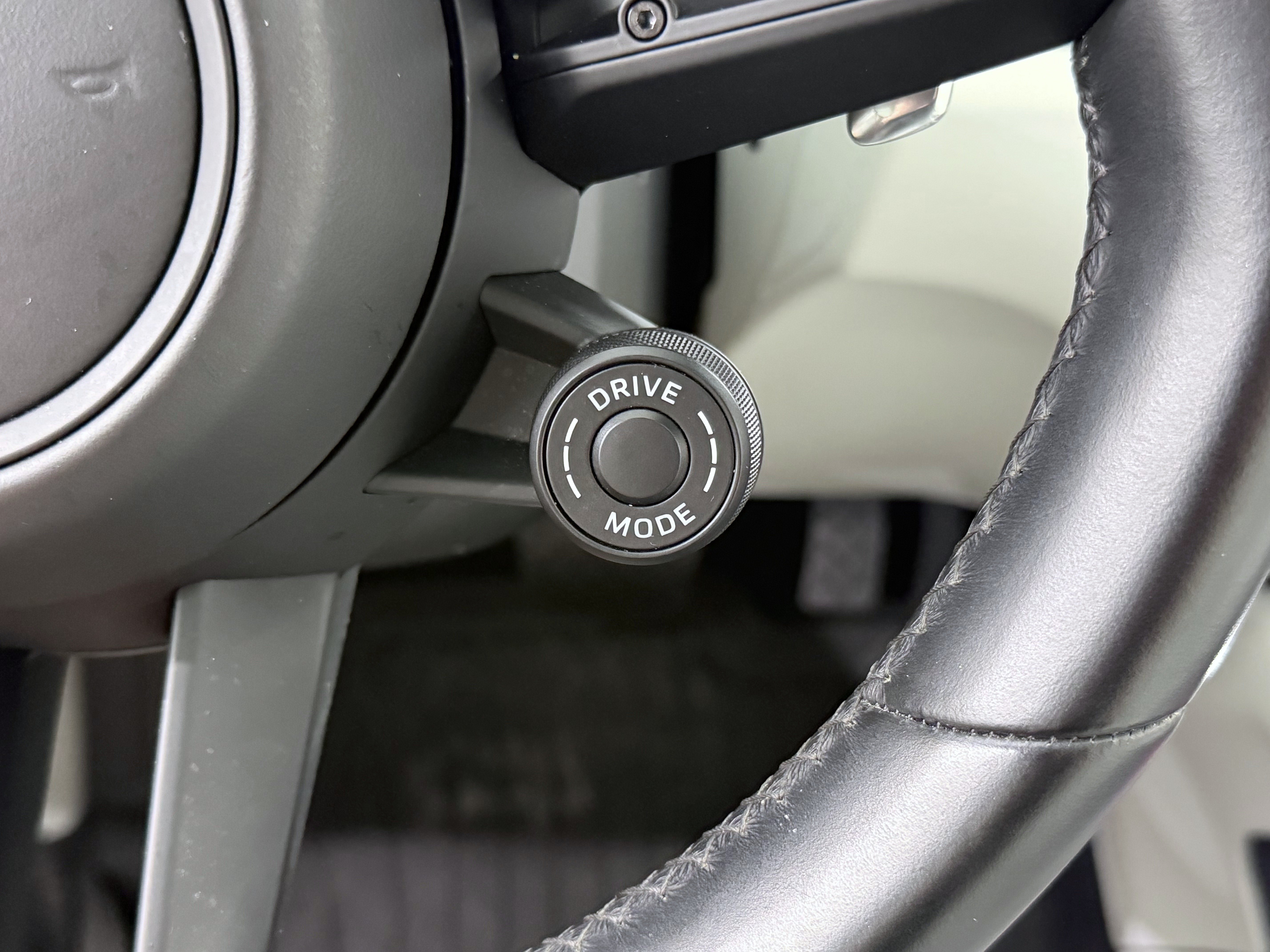 Certified 2023 Porsche Macan Turbo AWD/4WD image 54