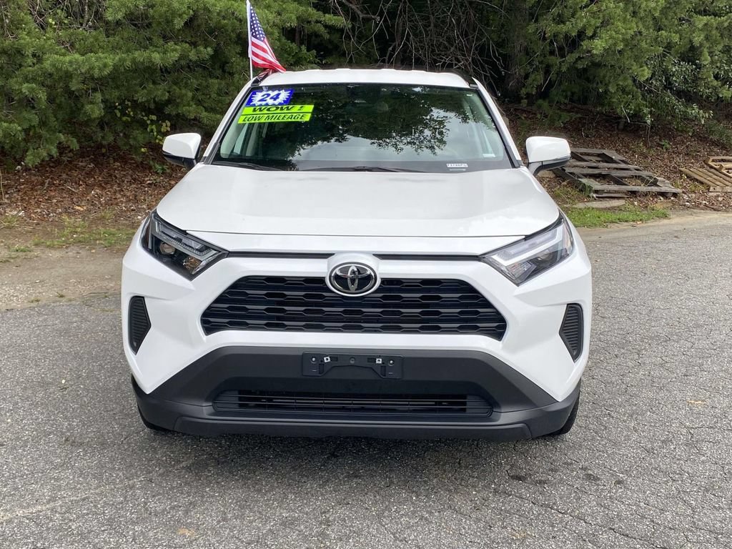 Used 2024 Toyota RAV4 XLE FWD image 7