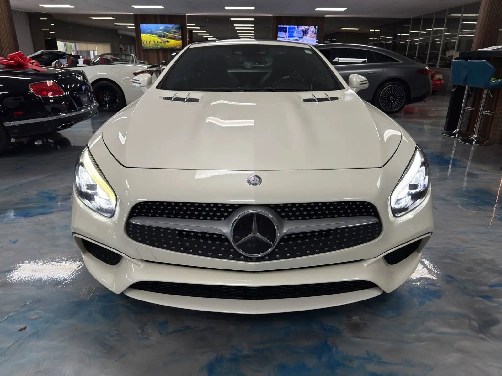Used 2017 Mercedes-Benz SL 450 image 2