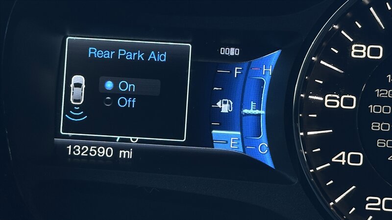 Used 2013 Ford Edge Limited AWD/4WD image 21