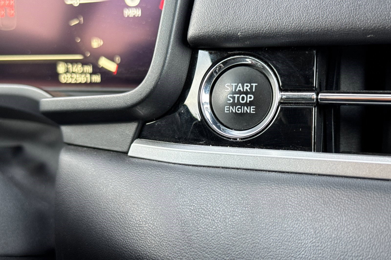 Used 2025 Mitsubishi Outlander SEL image 37