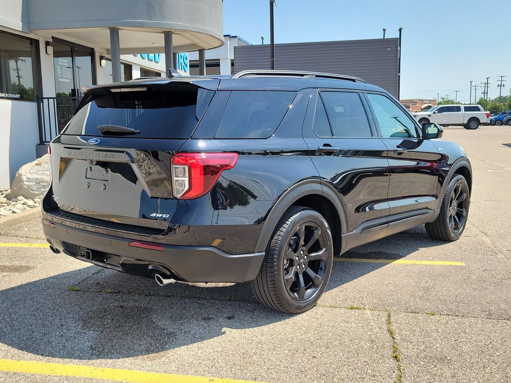 Used 2024 Ford Explorer ST-Line w/ Class IV Trailer Tow Package AWD/4WD image 4