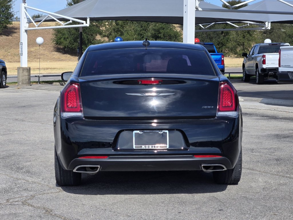 Used 2023 Chrysler 300 Touring w/ Sport Appearance Package RWD image 6