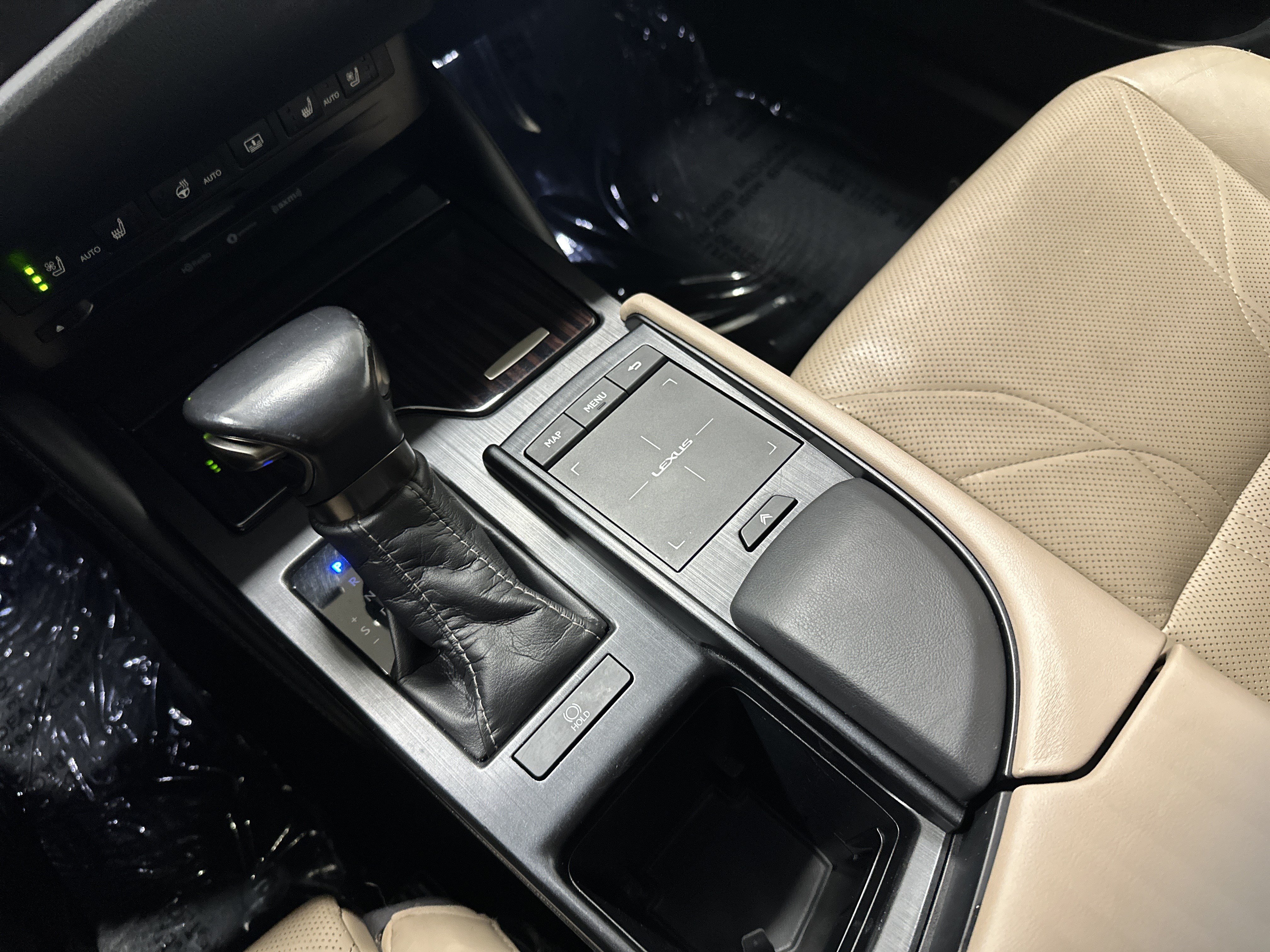 Used 2020 Lexus ES 350 Luxury w/ Accessory Package FWD image 26