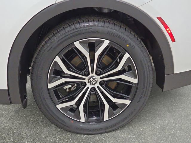 Certified 2024 Toyota Crown Limited image 30