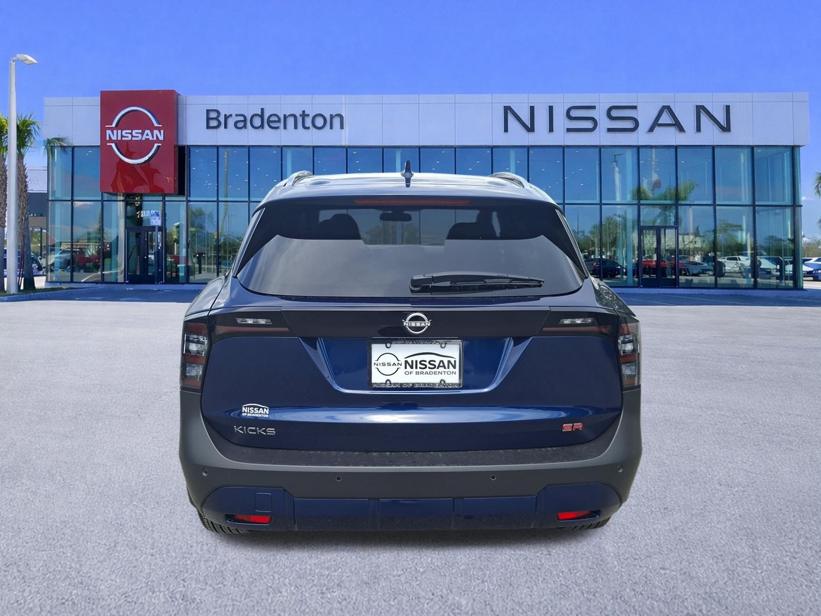 Certified 2025 Nissan Kicks SR FWD image 6