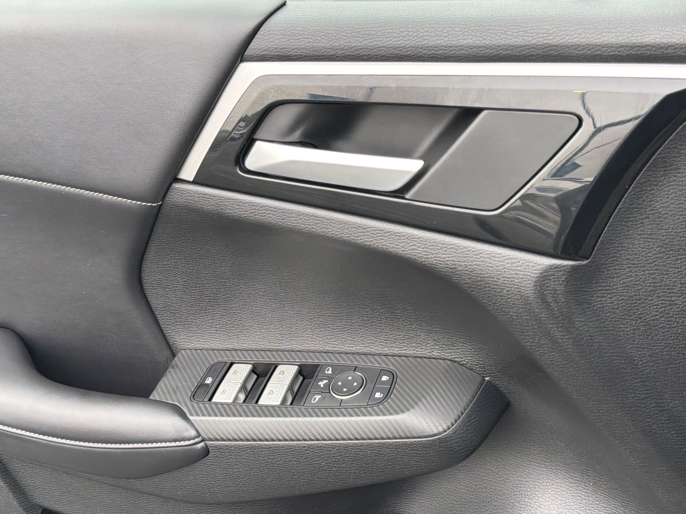Used 2024 Mitsubishi Outlander SE FWD image 17
