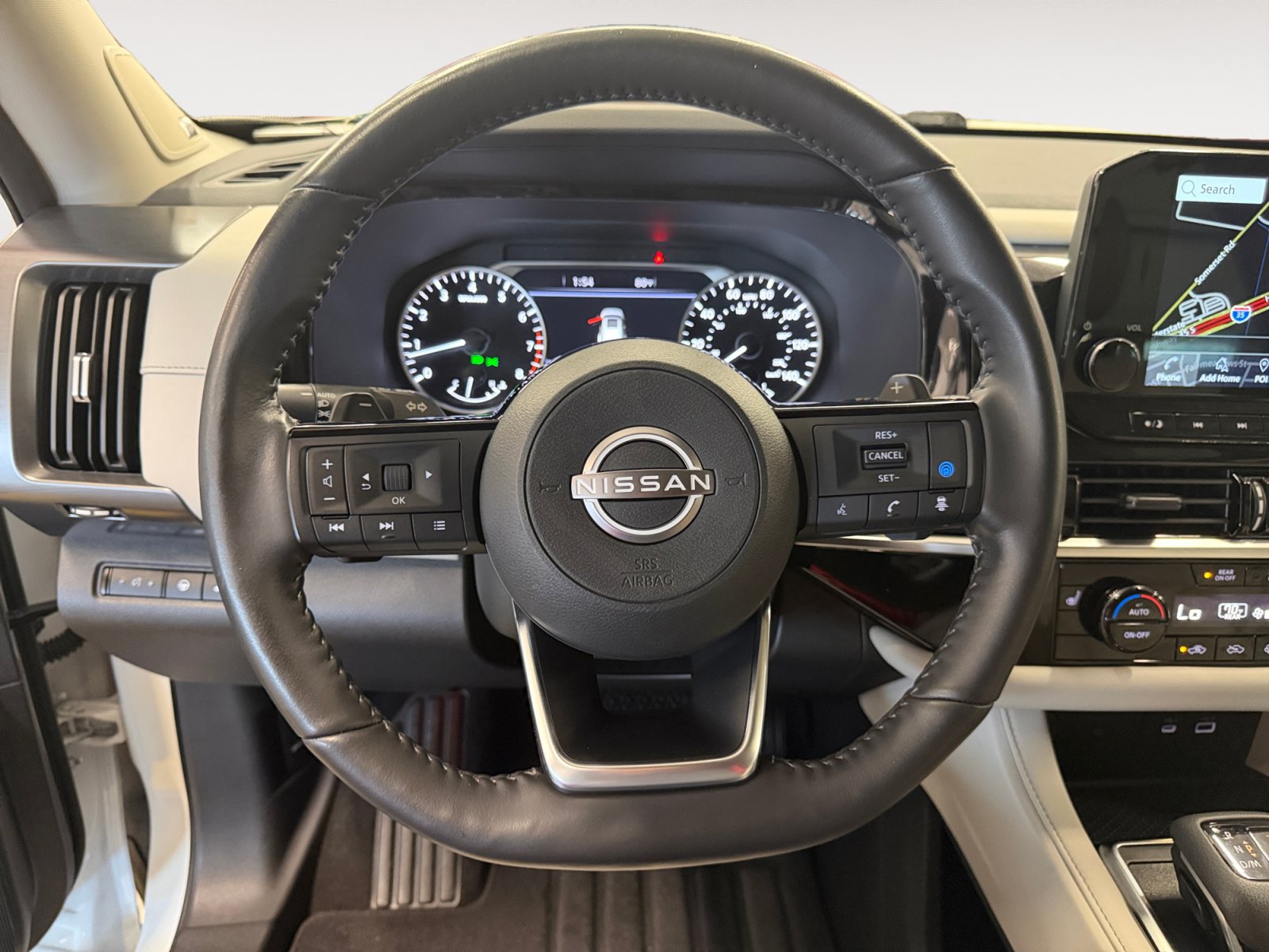 Used 2024 Nissan Pathfinder SL w/ SL Premium Package FWD image 14