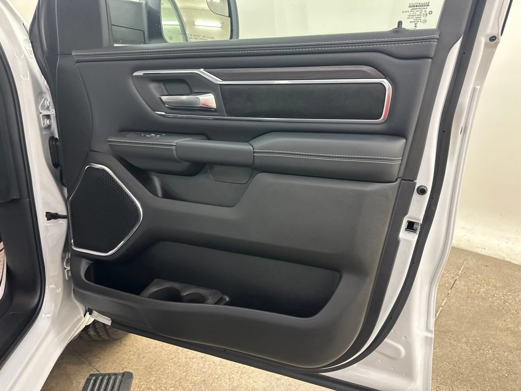 New 2027 RAM 1500 Laramie w/ Laramie Preferred Package AWD/4WD image 22